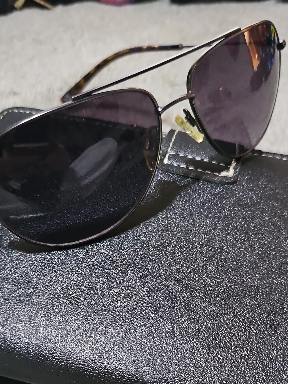 Gap Womens Aviator Designer Sunglasses With Case